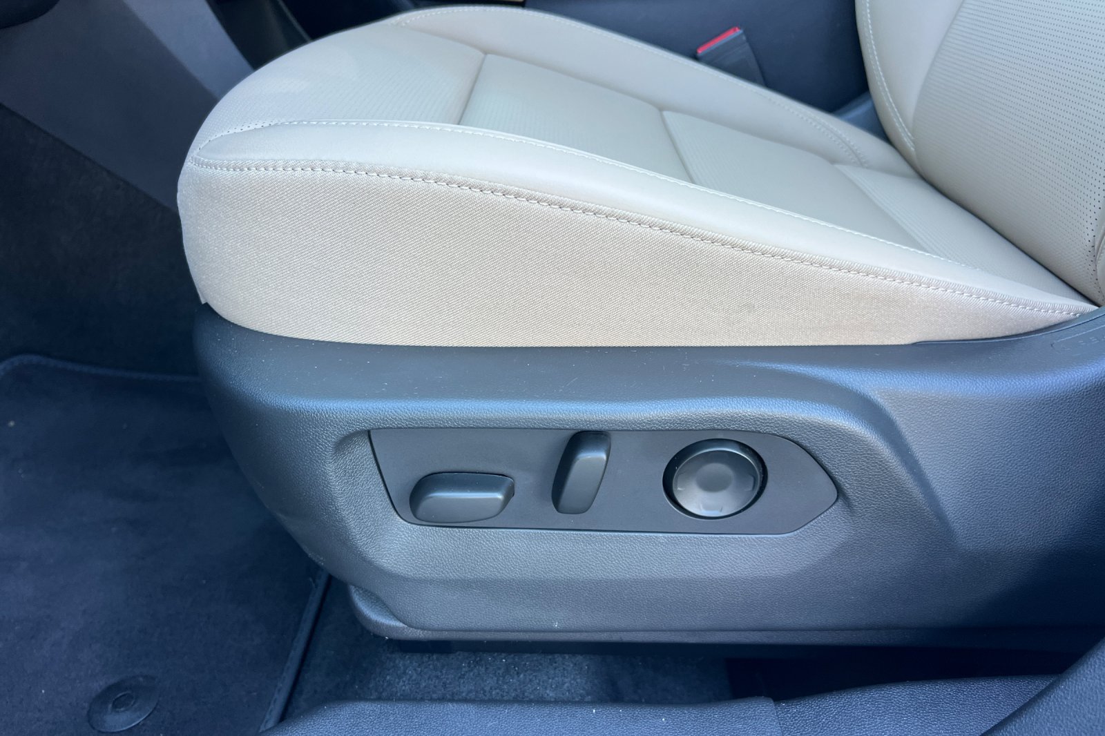 Used 2026 Buick Envision Preferred AWD/4WD image 13