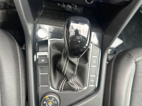 New 2026 Volkswagen Taos SE image 12