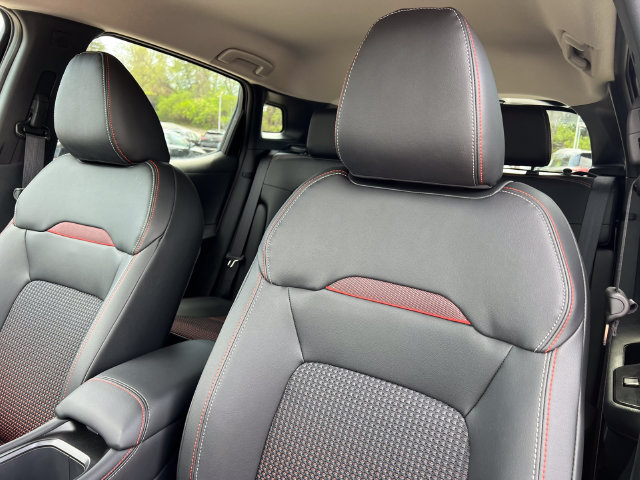 Used 2026 Nissan Kicks SR w/ Cold Weather Package FWD image 9