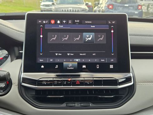 Used 2024 Jeep Compass Limited image 22