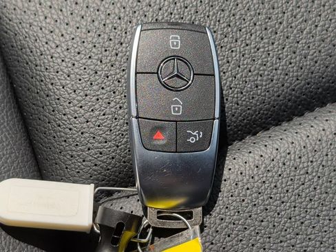Used 2025 Mercedes-Benz GLE 450 4MATIC image 39