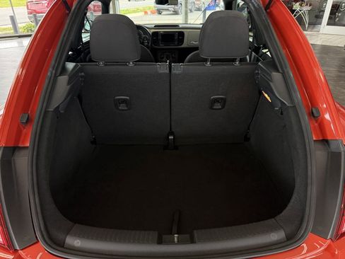 Used 2018 Volkswagen Beetle 2.0T Coast w/ Coast Lighting Package FWD image 11