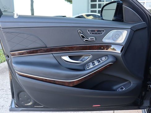 Used 2019 Mercedes-Benz S 560 Sedan w/ AMG Line Exterior image 21