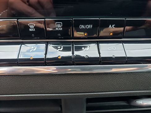 Used 2024 Chevrolet Colorado Trail Boss w/ Technology Package AWD/4WD image 20