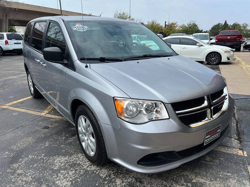 Used 2018 Dodge Grand Caravan SE w/ UConnect Hands-Free Group FWD image 10