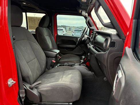 Used 2018 Jeep Wrangler Unlimited Sport S image 29