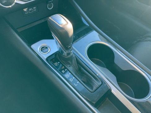 Used 2024 Nissan Altima 2.5 SV image 16