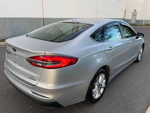 Used 2019 Ford Fusion SE image 5