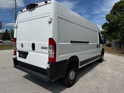 Used 2025 RAM ProMaster 2500 w/ Convenience Group FWD image 8