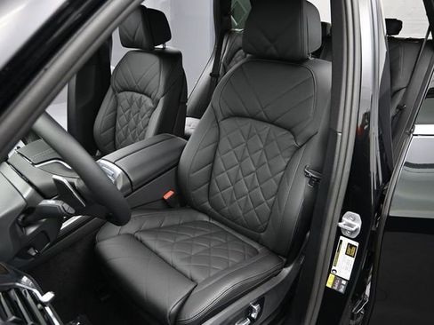 New 2026 BMW X5 xDrive50e image 13