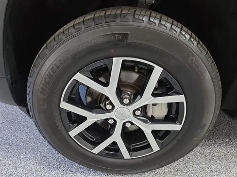 Used 2024 Jeep Grand Cherokee Limited w/ Luxury Tech Group II image 44