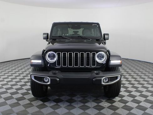 Used 2025 Jeep Wrangler Unlimited Sahara AWD/4WD image 25