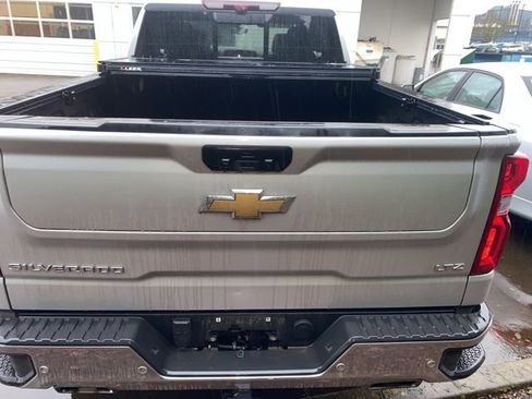Used 2021 Chevrolet Silverado 1500 LTZ w/ LTZ Premium Package image 8