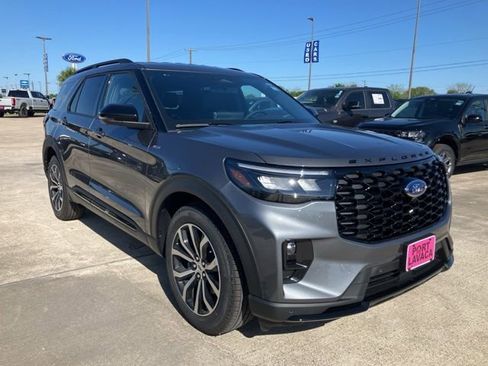 New 2026 Ford Explorer ST-Line w/ Premium Package image 9