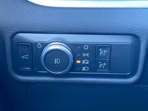 Used 2022 Ford Explorer XLT w/ Equipment Group 202A image 32