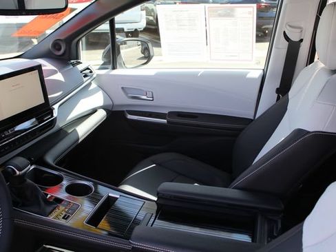 Certified 2026 Toyota Sienna XSE FWD image 50
