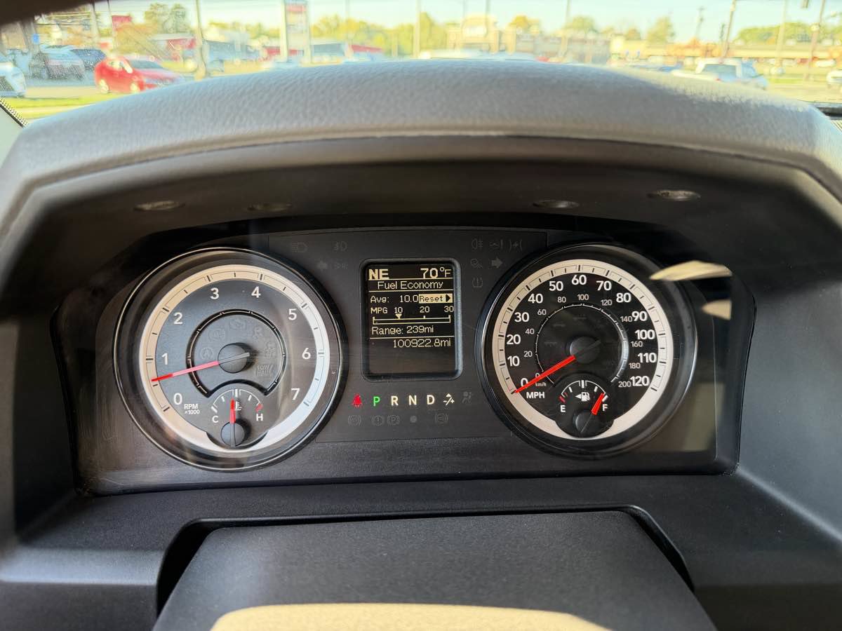 Used 2018 RAM 1500 Classic SLT AWD/4WD image 23