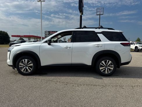 New 2026 Nissan Pathfinder SL AWD/4WD image 3