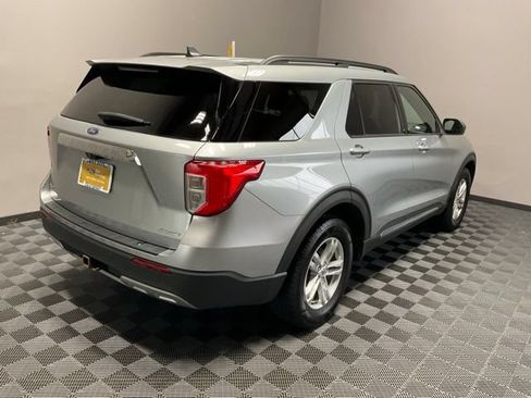 Used 2022 Ford Explorer XLT w/ Equipment Group 202A AWD/4WD image 8