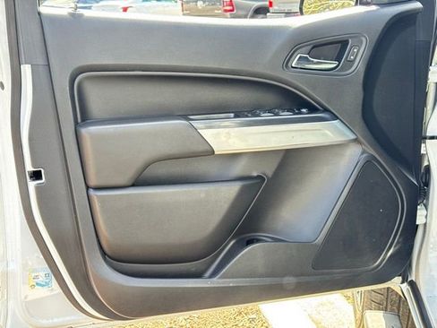 Used 2020 Chevrolet Colorado LT w/ Colorado RST Special Edition image 21