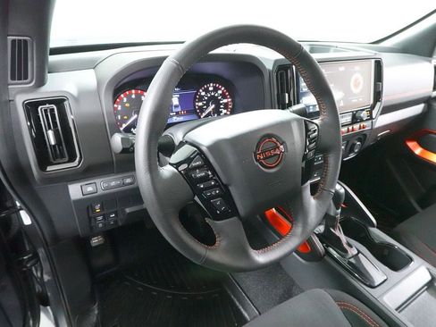 Used 2025 Nissan Frontier PRO-4X image 20