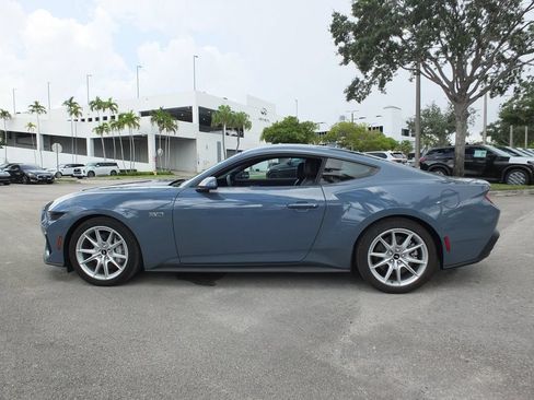 Used 2025 Ford Mustang GT Premium RWD image 11