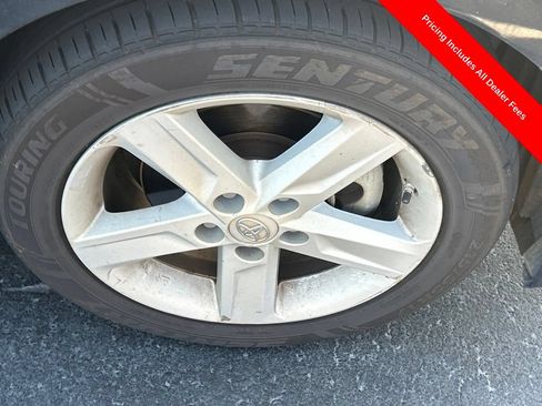 Used 2013 Toyota Camry SE FWD image 2