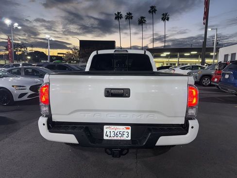 Used 2021 Toyota Tacoma TRD Sport w/ Technology Package image 7