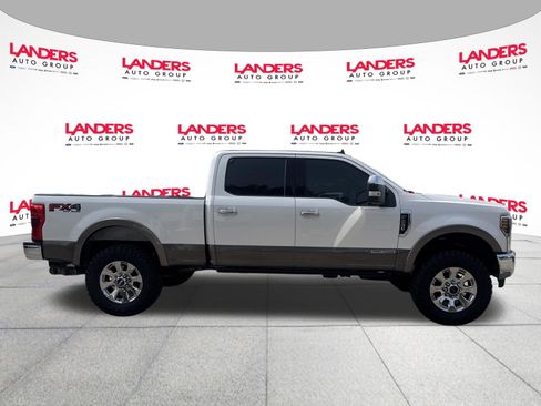 Used 2019 Ford F250 Lariat w/ Chrome Package AWD/4WD image 2