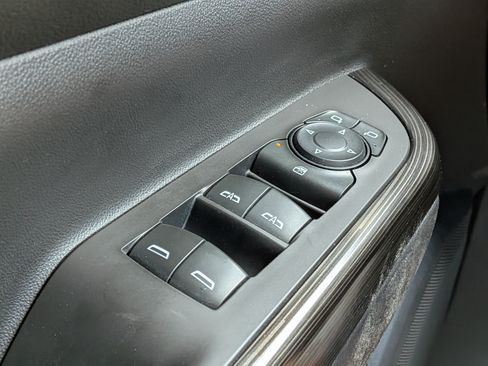 Used 2020 GMC Acadia SLT w/ Driver Alert Package II FWD image 23