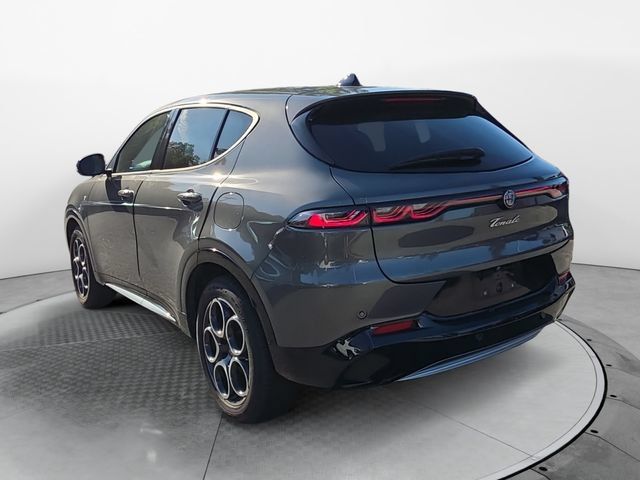 Used 2024 Alfa Romeo Tonale Ti w/ Premium Interior Package AWD/4WD image 3