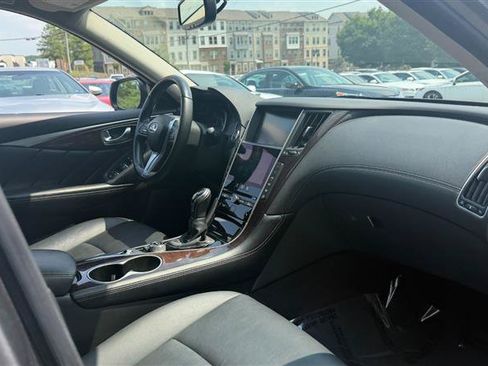 Used 2018 INFINITI Q50 Luxe w/ Essential Package (3.0T Luxe) AWD/4WD image 17