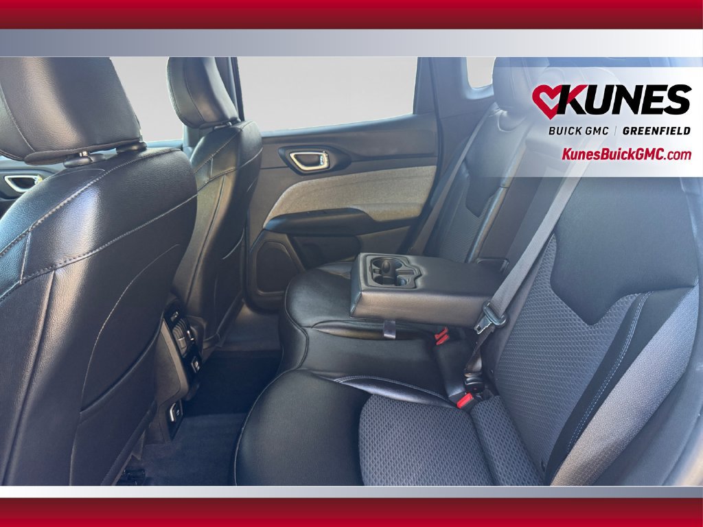 Used 2024 Jeep Compass Latitude AWD/4WD image 36