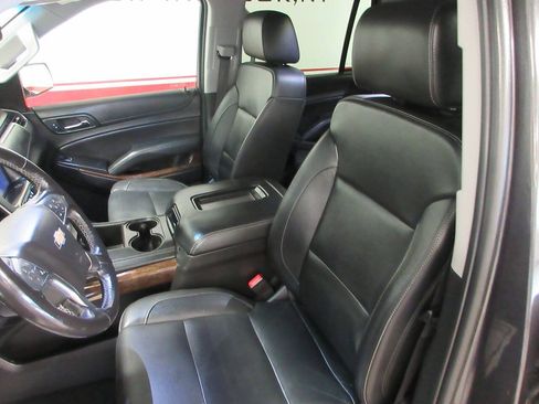 Used 2018 Chevrolet Tahoe LT w/ Luxury Package AWD/4WD image 18