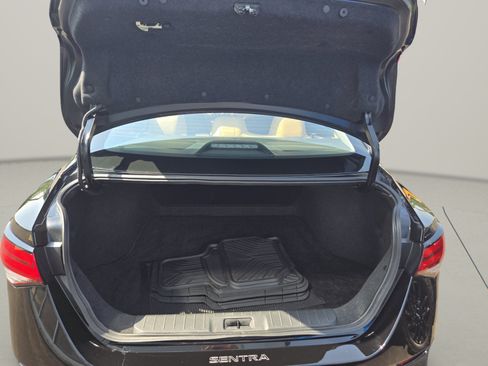 Used 2024 Nissan Sentra SV w/ SV Premium Package FWD image 9