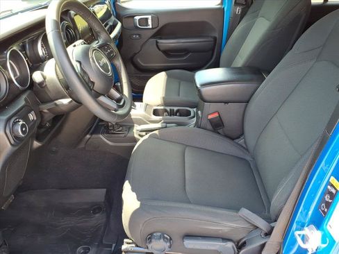 Used 2023 Jeep Wrangler Unlimited Sport AWD/4WD image 5
