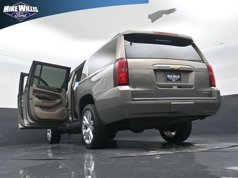 Used 2019 Chevrolet Suburban Premier RWD image 30