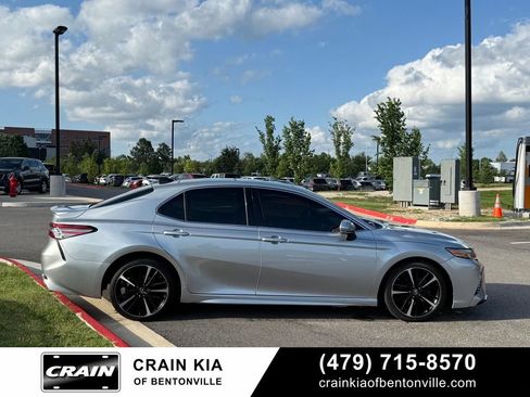 Used 2018 Toyota Camry XSE FWD image 8