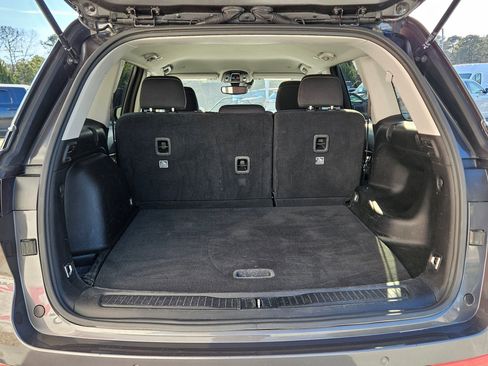 Used 2024 Jeep Grand Cherokee Laredo image 30