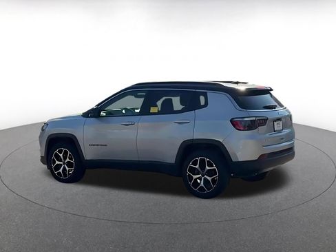 Used 2025 Jeep Compass Limited AWD/4WD image 10