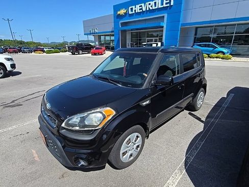 Used 2013 Kia Soul FWD image 2