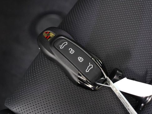 New 2026 Porsche Macan 4 Electric image 23