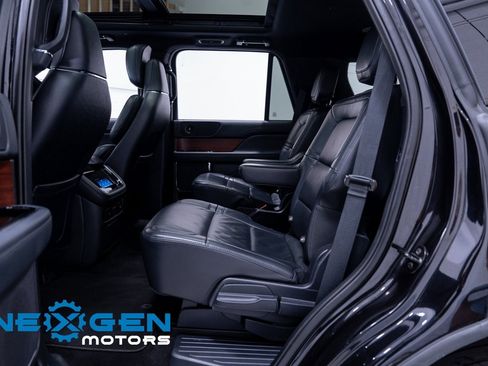 Used 2022 Lincoln Navigator Reserve image 42