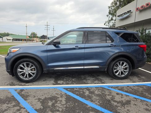 Used 2020 Ford Explorer XLT w/ Equipment Group 202A AWD/4WD image 7