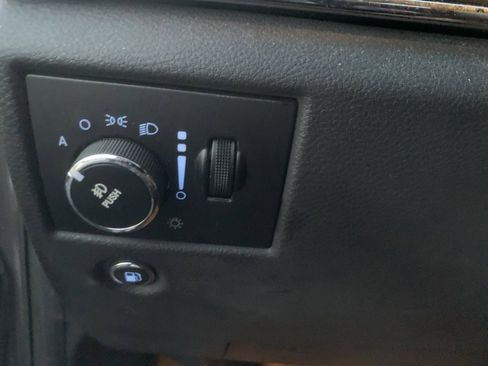 Used 2014 Jeep Grand Cherokee Limited w/ Luxury Group II image 16