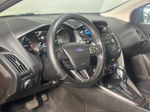 Used 2016 Ford Focus SE w/ Equipment Group 201A image 28