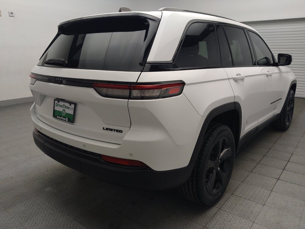 Used 2023 Jeep Grand Cherokee Limited w/ Black Appearance Package RWD image 9