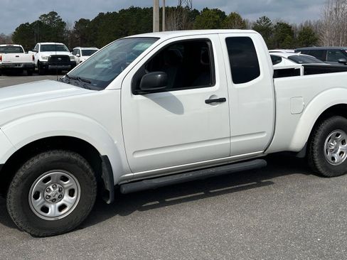 Used 2019 Nissan Frontier S image 4
