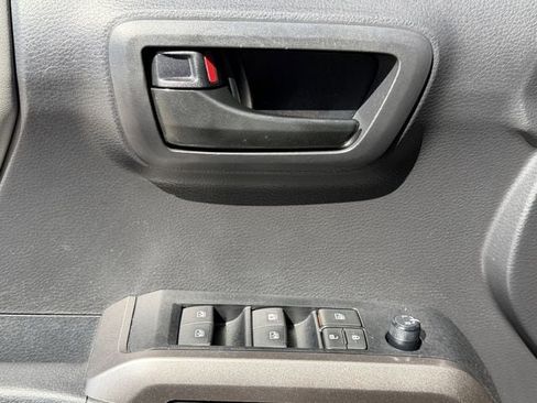 Certified 2022 Toyota Tacoma SR5 image 22