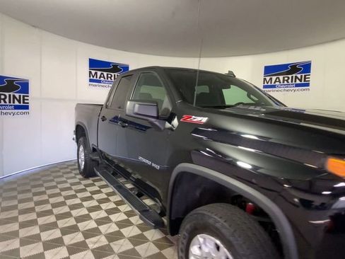 Used 2024 Chevrolet Silverado 2500 LT AWD/4WD image 4